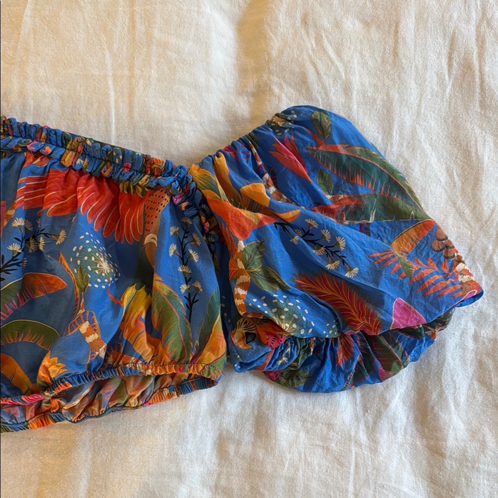 FARM Rio Off-Shoulder Crop Top - Picture 3 of 6